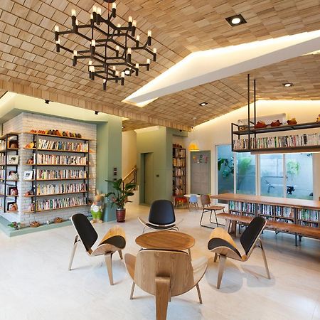 坡岸長堤民宿 Leveeside House Kota Hualien Bagian luar foto
