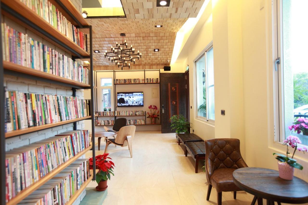 坡岸長堤民宿 Leveeside House Kota Hualien Bagian luar foto