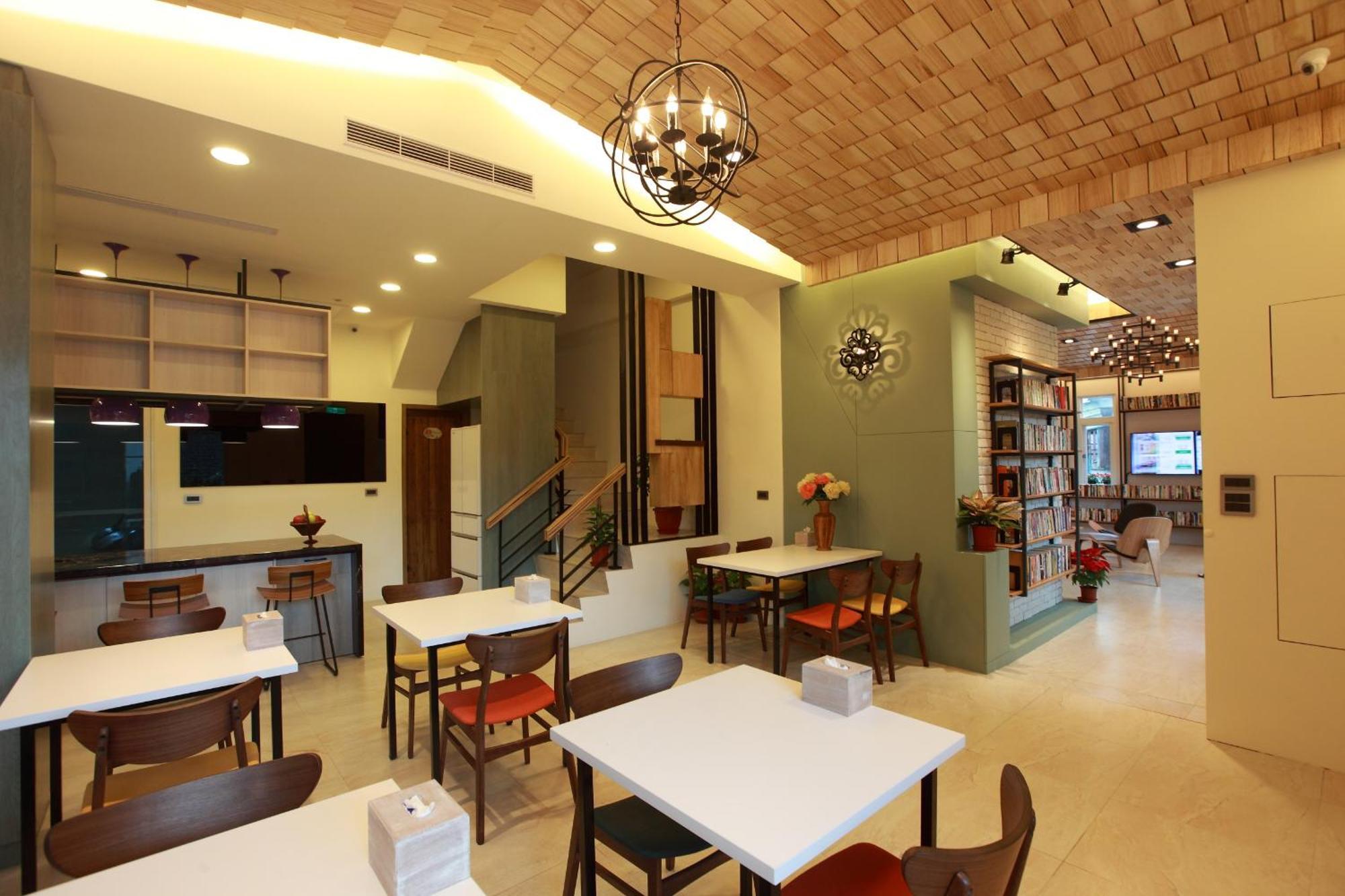 坡岸長堤民宿 Leveeside House Kota Hualien Bagian luar foto